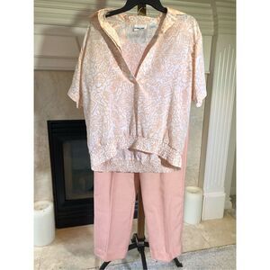 Alfred Dunner Women’s White and Pink 2 piece Shirt and Pants Set Size 16